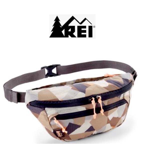 REI Handbags - REI Co-Op Trail 2 Print Waistpack. NWT 11 x 5 x 2”